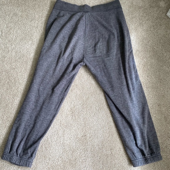Nike Capris Grey Sweatpants - Picture 8 of 8